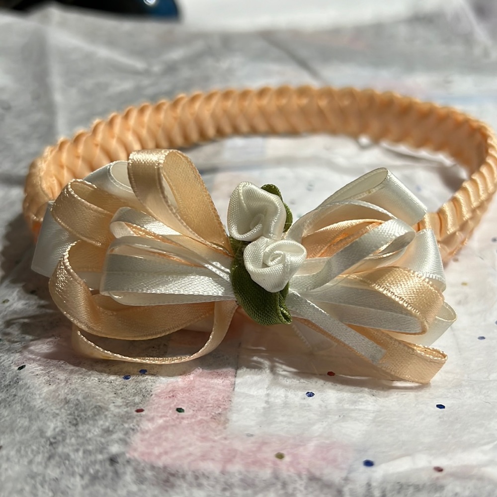 HANDMADE Peach and white headband